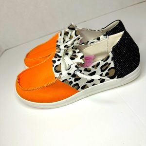 HEY DUDE STYLE SLIP ON SNEAKERS